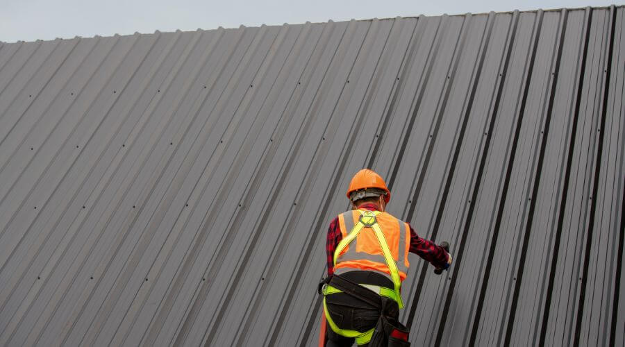 Professional metal roof installation services in Donnellson, IL